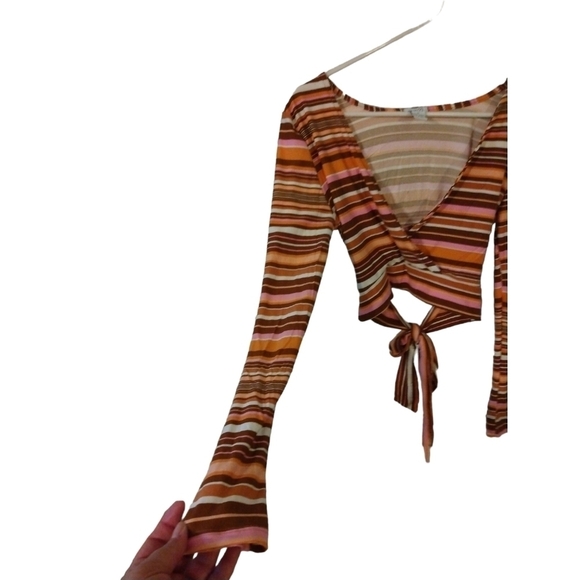 Rue 21 Barbiecore Vibrant Multicolored Long Sleeved Crop Top with Tie Back M - Picture 2 of 8